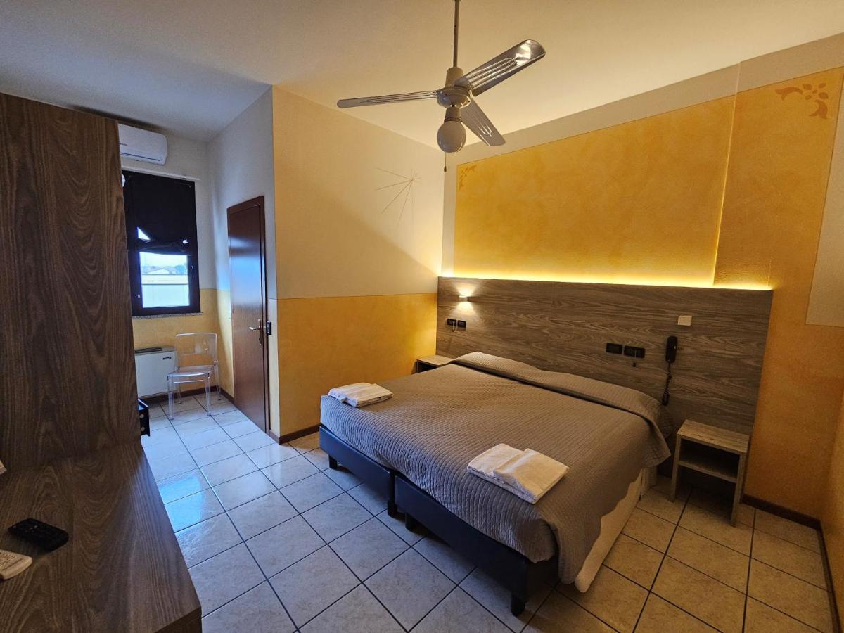 Hotel Euro Castegnato ภายนอก รูปภาพ