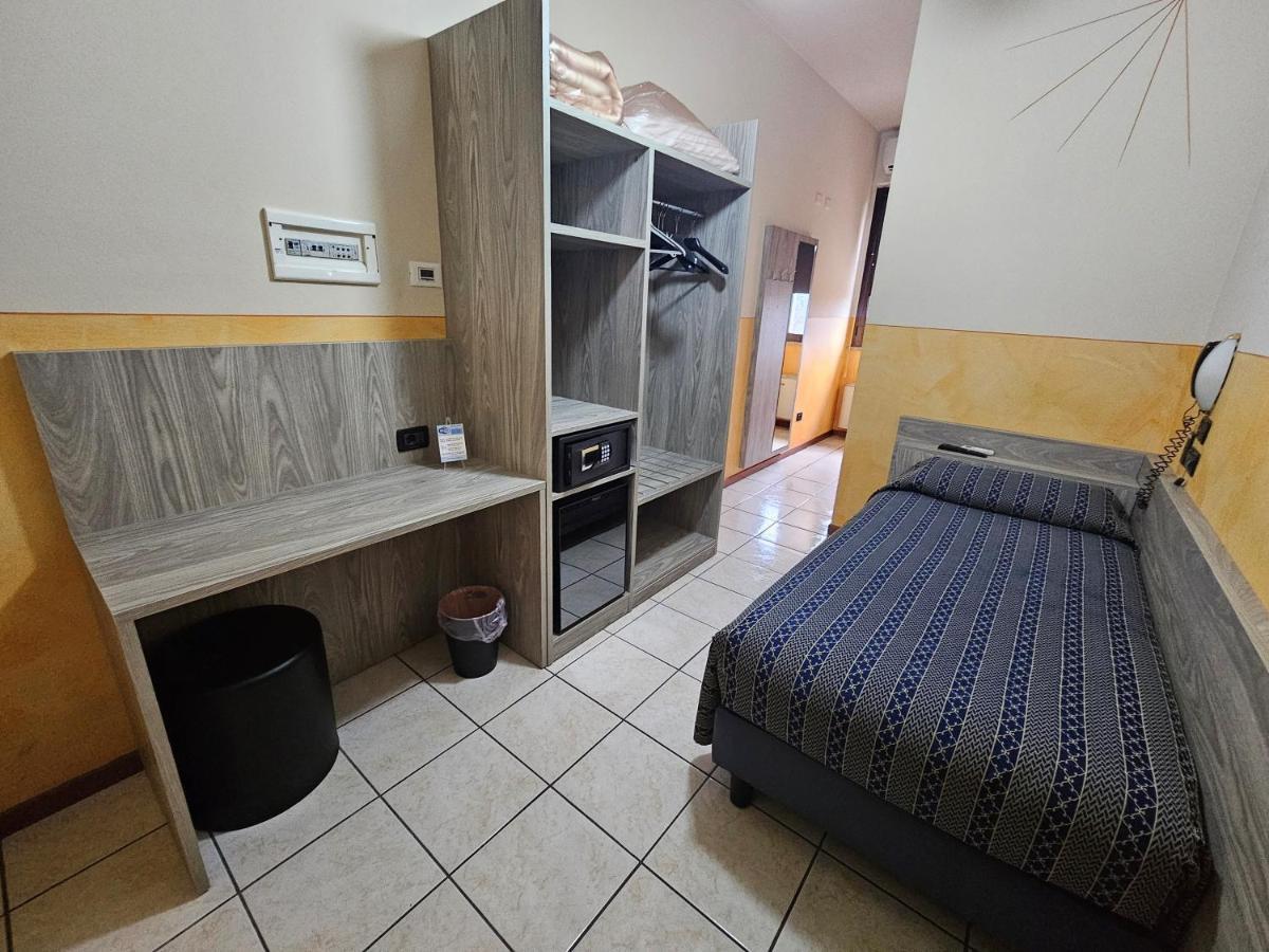Hotel Euro Castegnato ภายนอก รูปภาพ