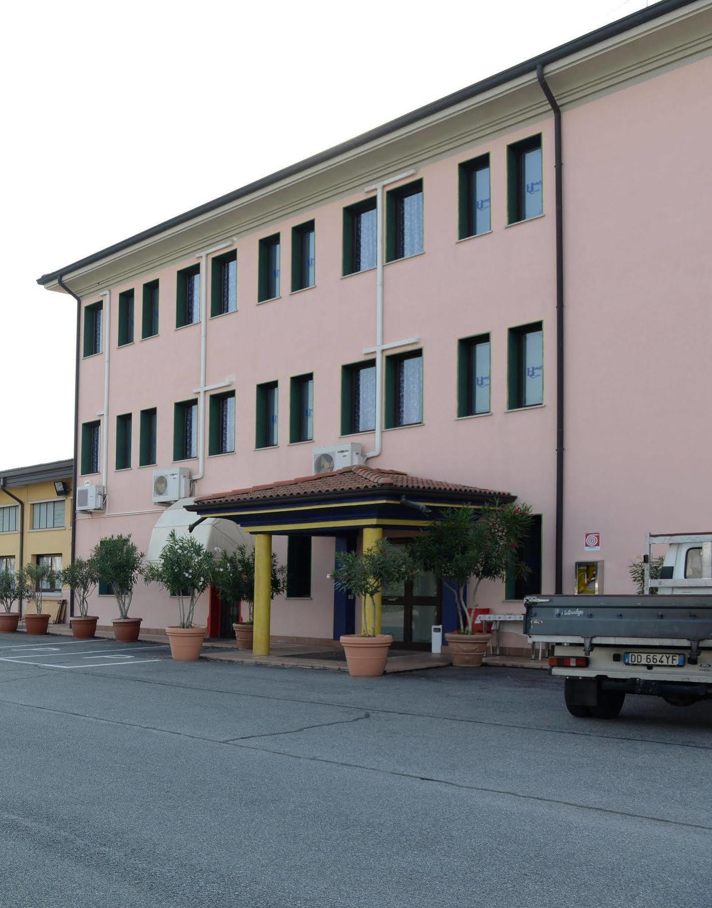 Hotel Euro Castegnato ภายนอก รูปภาพ